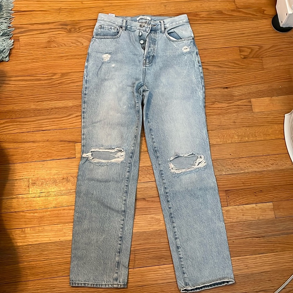 Boyfriend style light wash jeans